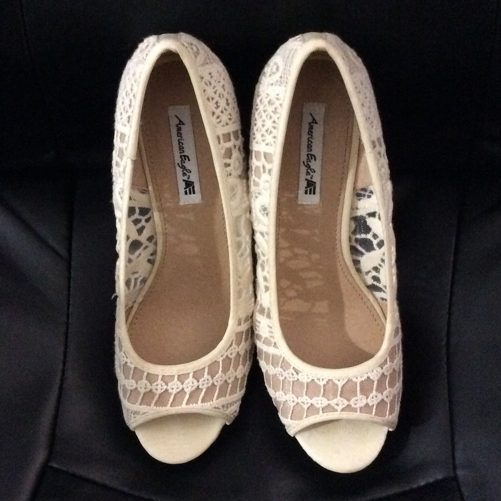 Beautiful Laced Wedged Sandals